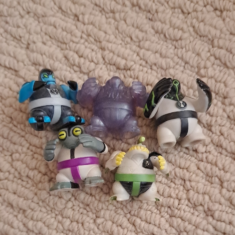 Ben 10 Sumo Slammers Mini Action Figures, Set of 5 - Multicolour